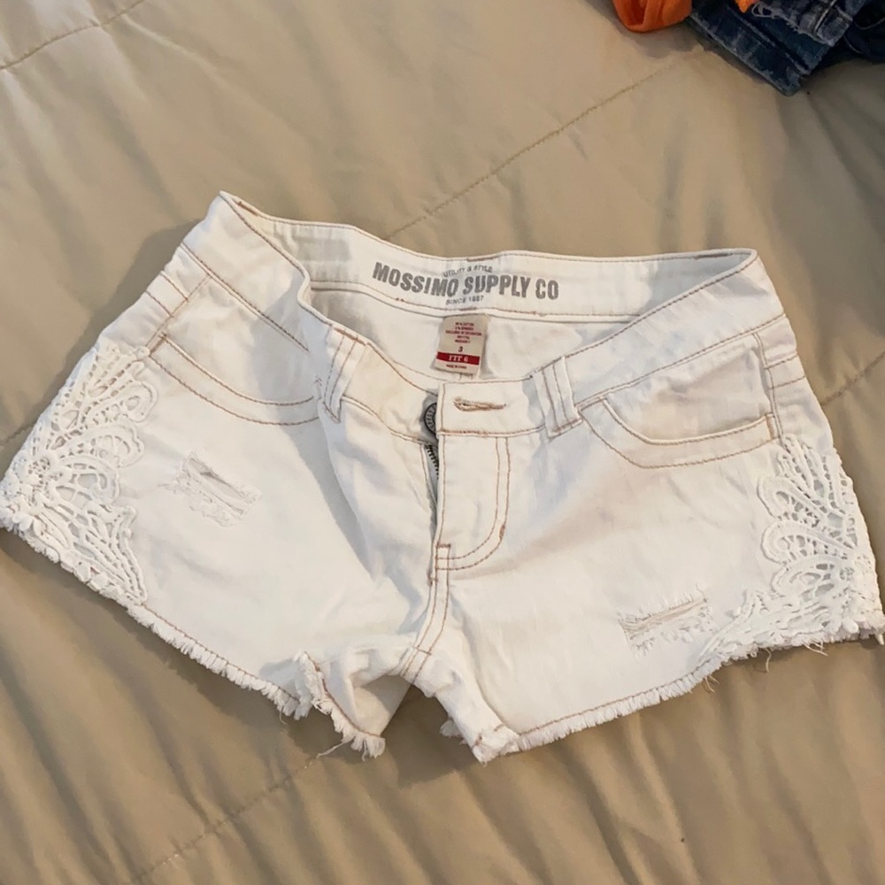 Mossimo supply white shorts with lace